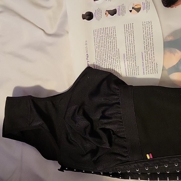 Faja - Picture 6 of 9